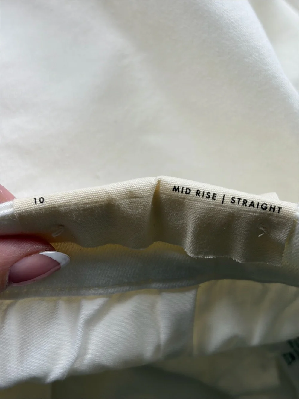 NIC+ZOE | Off-White Ankle Crop raw hem mid rise straight | Jeans size 10‎